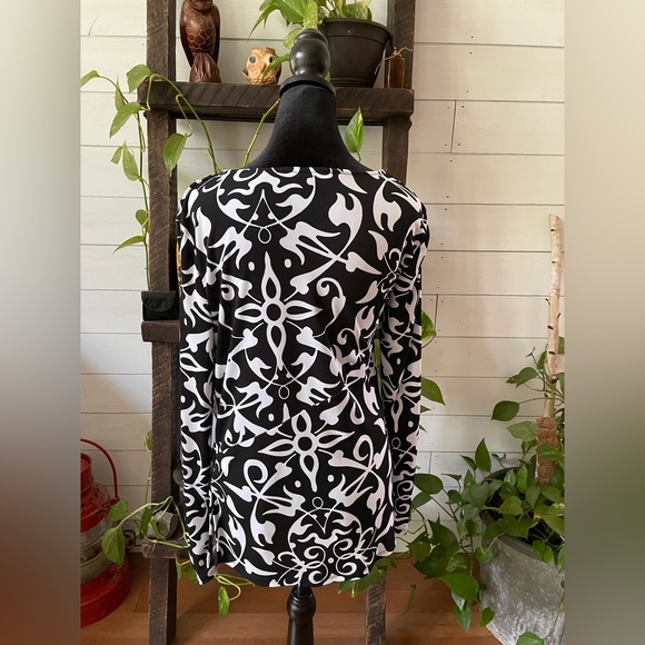 Narciso Rodriguez: Black and White Blouse - Picture 13 of 13